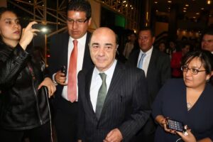 Murillo Karam es hospitalizado por derrame cerebral; su estado es reservado