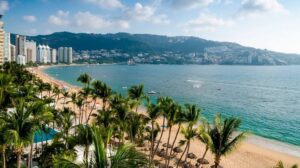Fonatur regulará uso de dos playas en Acapulco
